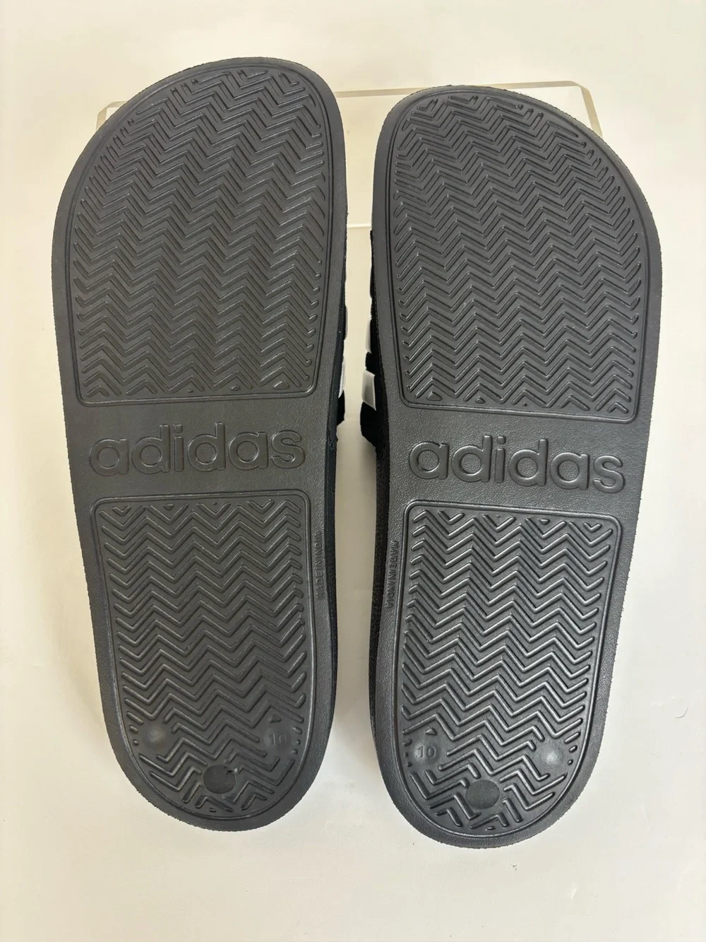 Adidas Adilette Slide Sandals Lightweight Gym Shower Workout Beach Black Size 10